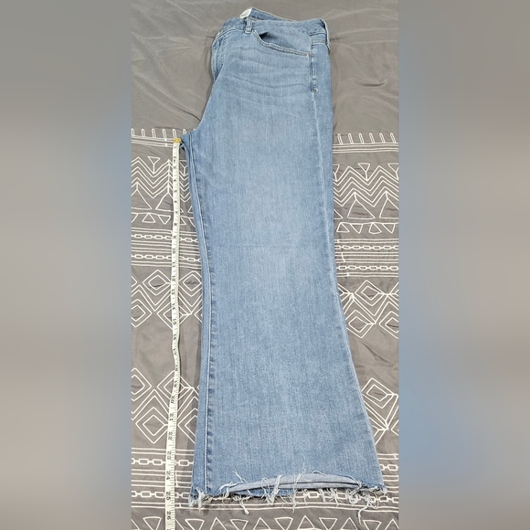 FRAME High Waisted Flare Raw Hem Jeans Size 32 - Picture 3 of 7